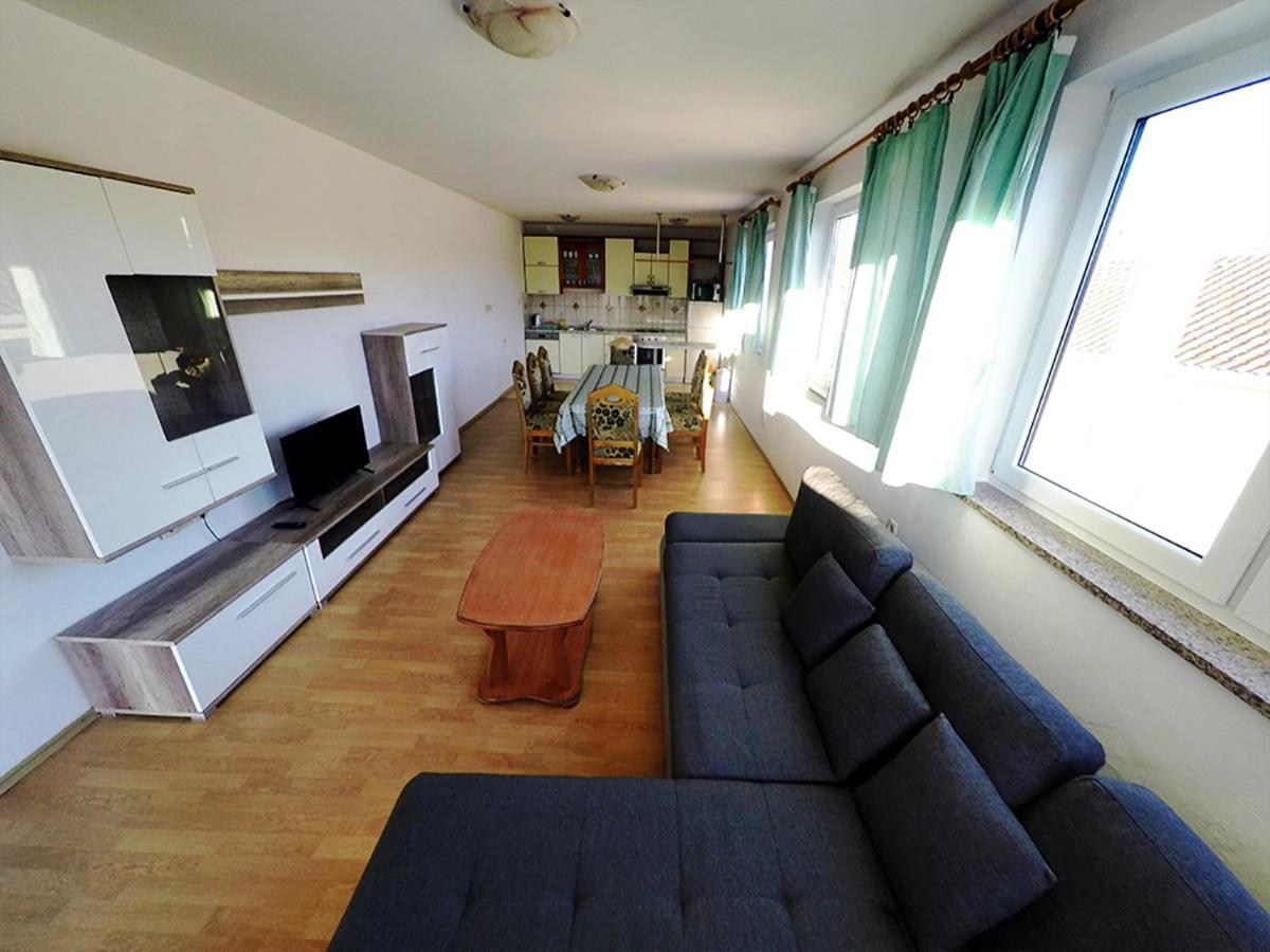Apartments Piculjan 로파르 외부 사진