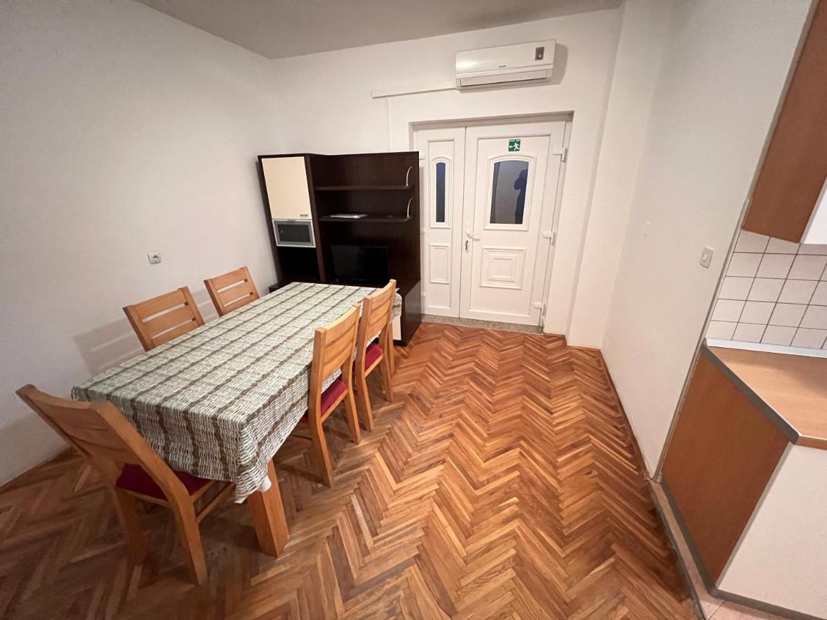 Apartments Piculjan 로파르 외부 사진